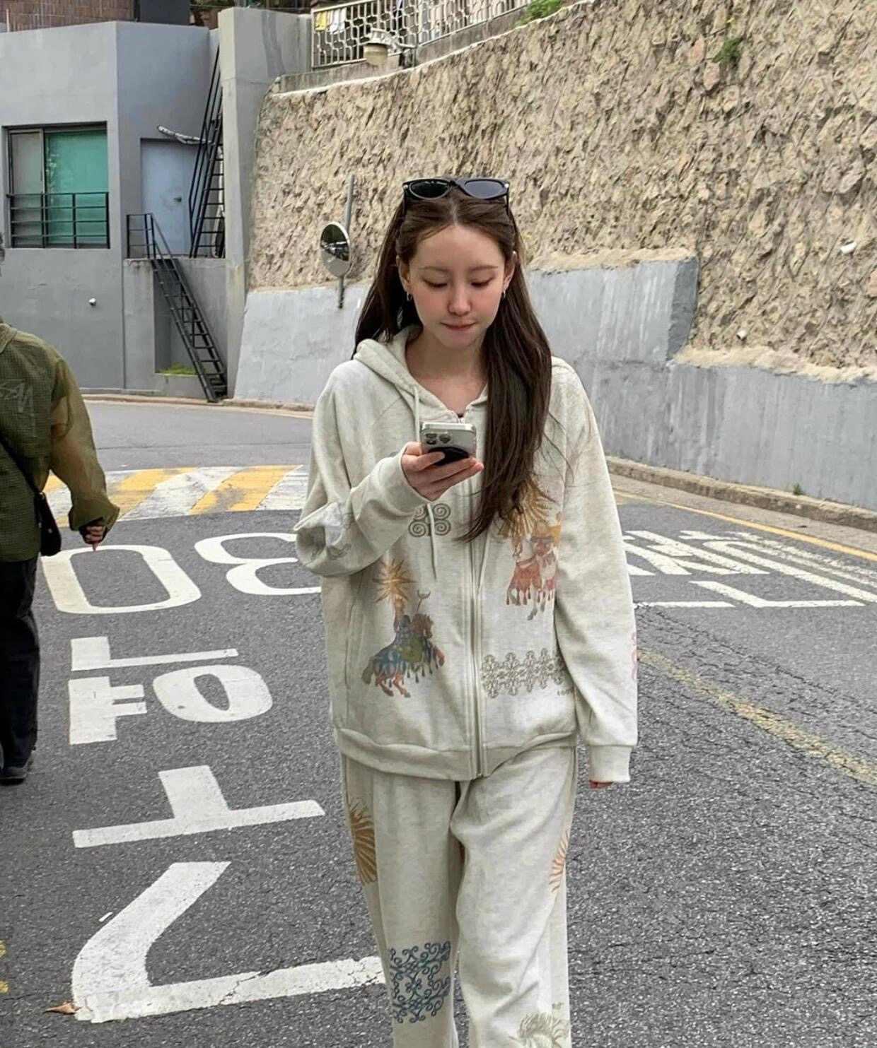Jennie Collaborated Streetwear - Streetwear Brand Collaborations review and price
